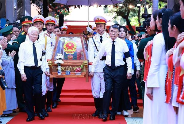 Memorial Service for Fallen Soldiers Held at Le Thi Rieng Park