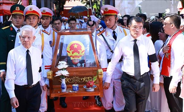 Thủ tướng Lê Minh Hưng dự lễ viếng, truy điệu 731 liệt sỹ được quy tập tại công viên Lê Thị Riêng về an táng tại Nghĩa trang liệt sĩ Thành phố Hồ Chí Minh