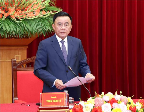 Dirigente partidista vietnamita recibe a delegación de alto nivel del PPRL