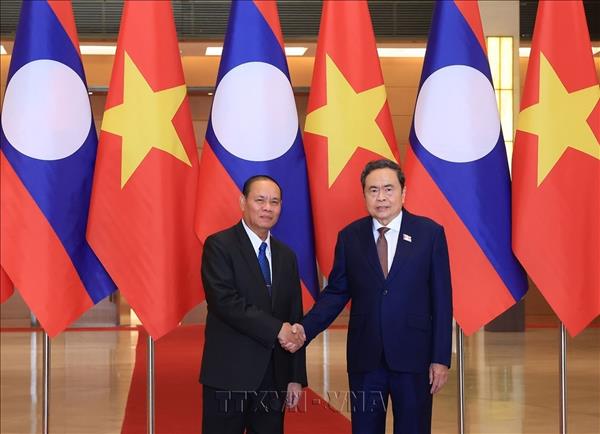 Chủ tịch Quốc hội Trần Thanh Mẫn tiếp Thường trực Ban Bí thư Trung ương Đảng Nhân dân Cách mạng Lào
