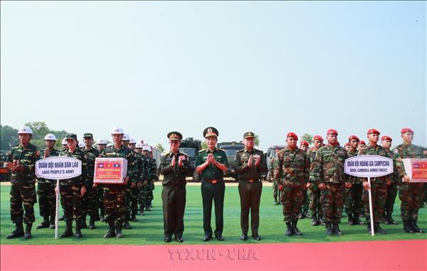កងទ័ពវៀតណាម ឡាវ និងកម្ពុជា ធ្វើសមយុទ្ធរួមលើការការពារស៊ីវិល