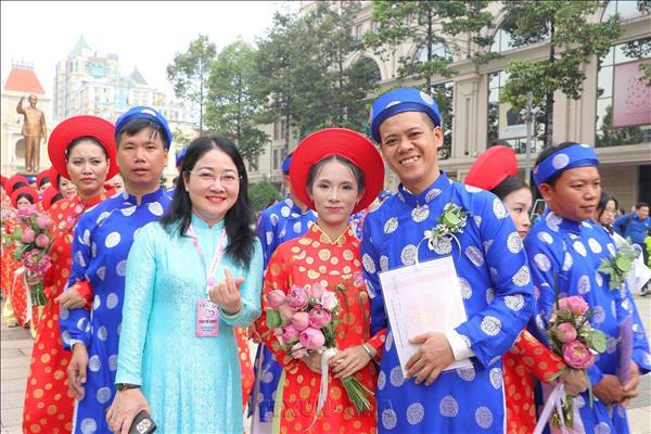 Rộn ràng lễ cưới tập thể cho 52 cặp đôi công nhân, người lao động