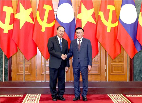 Vietnam, Laos seek to further consolidate relations