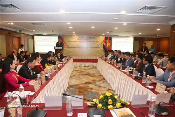 2026年越柬国际贸易与文化论坛在金边举行