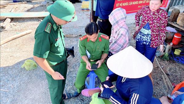 Hỗ trợ người dân đảo tiền tiêu nâng cao kỹ năng ứng dụng công nghệ thông tin
