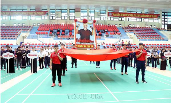 Sôi nổi ngày hội thể thao truyền thống các dân tộc