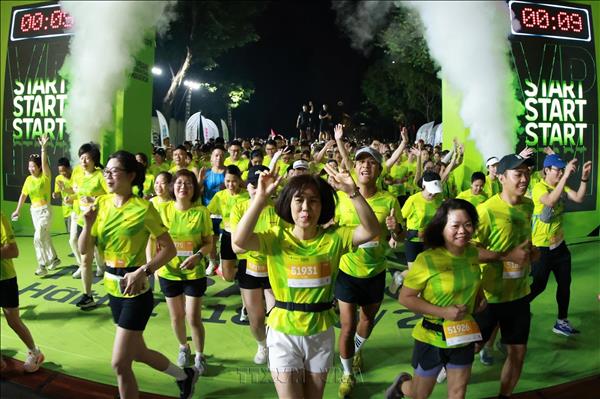Más de 11 mil corredores recorren Hanoi para descubrir su patrimonio cultural