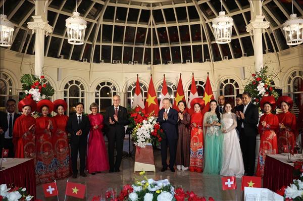 Le leader Tô Lâm offre un banquet en lhonneur du président suisse Guy Parmelin