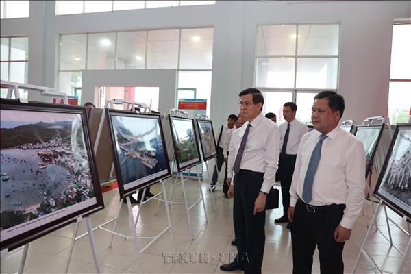Triển lãm ảnh Chủ tịch Hồ Chí Minh trong hành trình thực hiện khát vọng độc lập dân tộc