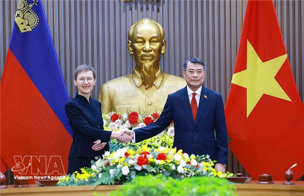 越南政府总理黎明兴与列支敦士登公国首相布丽吉特·哈斯举行会谈