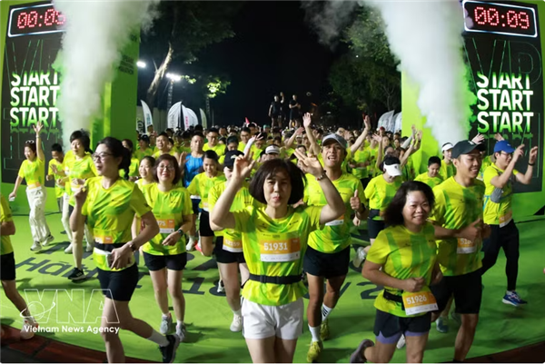 Hanoï : Plus de 11 000 coureurs au départ du Marathon international VPBank 2026