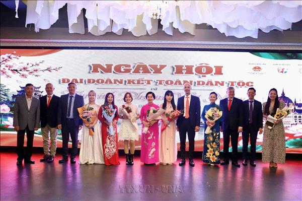 Cộng đồng người Việt tại Hungary tổ chức Ngày hội Đại đoàn kết dân tộc