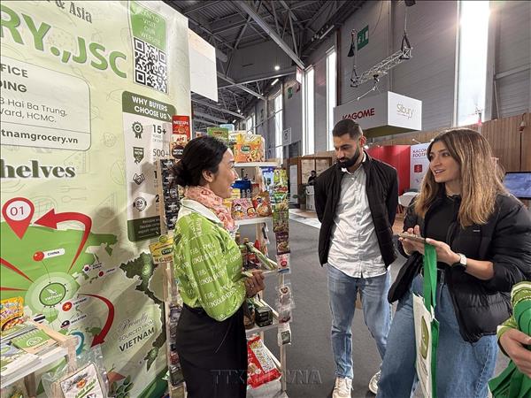 Vietnamese Businesses Promote Agricultural, Food Products at SIAL Paris 2026
