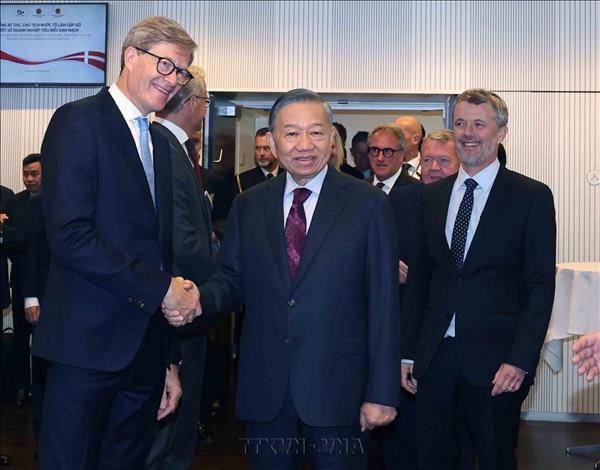 Top leader meets leading Danish businesses
