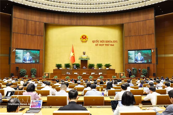 越南第十六届国会第二次会议：建议取消就业服务经营许可证 扩大强制性社会保险参保对象范围