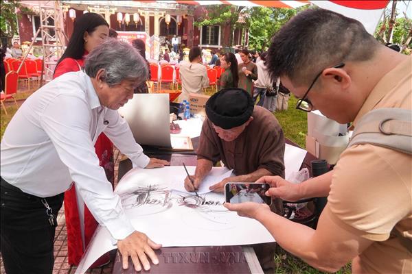 Vietnam Calligraphy Festival celebrates national cultural heritage