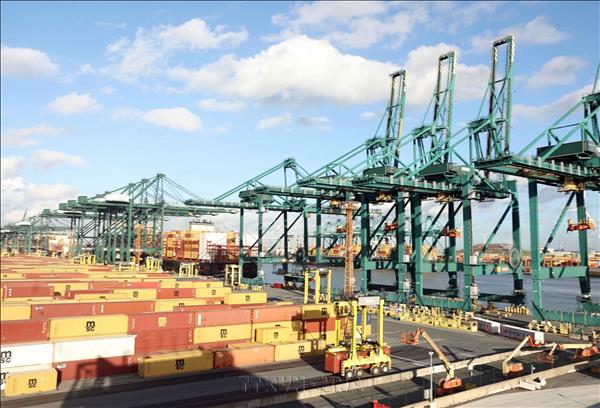 តម្លៃ​នាំចូលនិងនាំចេញទំនិញ​សរុបរបស់វៀតណាម បានឈានដល់ ១ ពាន់ពាន់លានដុល្លារ