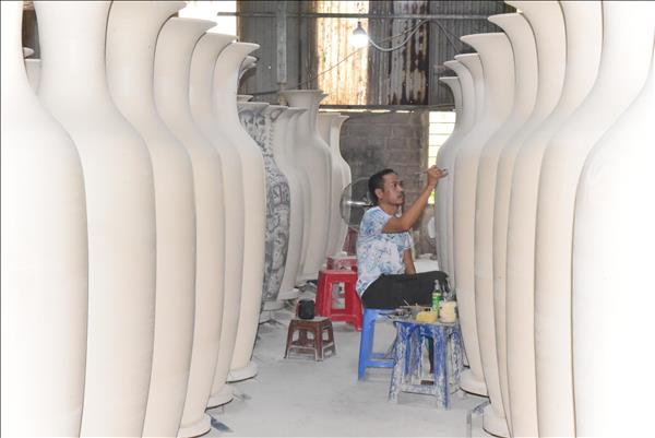  Người bền bỉ gìn giữ nghề làng gốm cổ Kim Lan