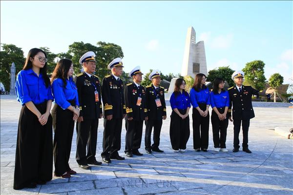 Tiếp nối truyền thống huyền thoại đường Hồ Chí Minh trên biển