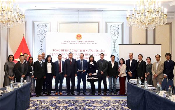 Tổng Bí thư, Chủ tịch nước Tô Lâm gặp gỡ đại diện chuyên gia, trí thức người Việt tại Bỉ và Luxembourg