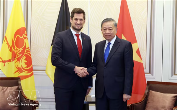 Le dirigeant To Lam rencontre le ministre-président de la Wallonie