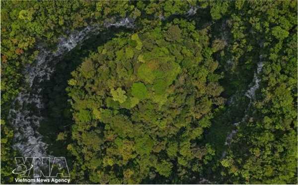 Un gouffre de 120 mètres découvert au Parc national de Phong Nha–Ke Bang