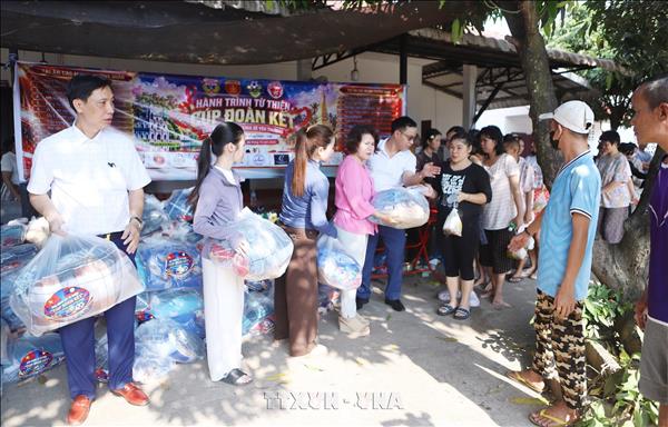 Lan tỏa tinh thần tương thân tương ái của người Việt trên đất bạn Lào