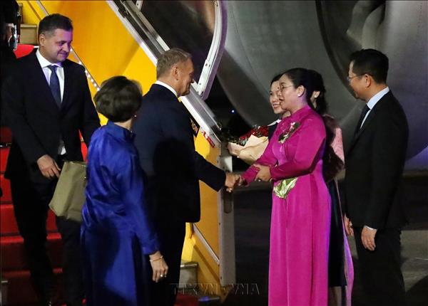Polish PM arrives in Da Nang, beginning official visit to Vietnam