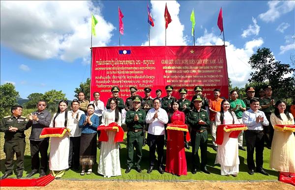 Gắn kết tình hữu nghị Việt Nam – Lào, chăm lo đời sống người dân khu vực biên giới