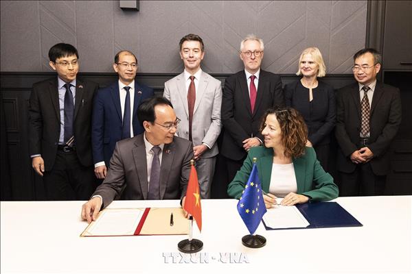 Việt Nam - EU ký Thư ý định hợp tác giáo dục, đào tạo