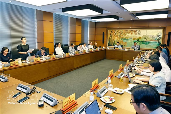 越南第十六届国会第二次会议：简化行政审批流程，不以牺牲环境换取单纯经济增长