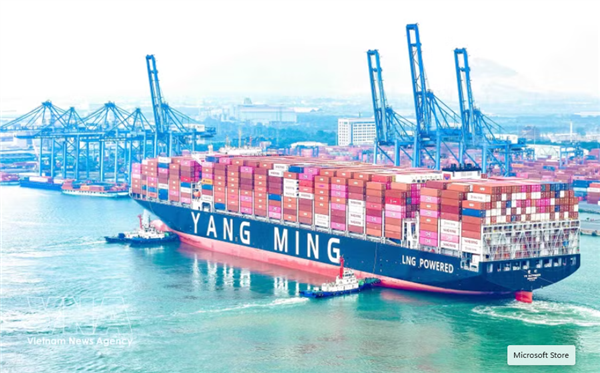 Le port de Cai Mep accueille un porte-conteneurs de nouvelle génération propulsé au GNL