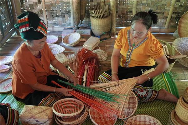 Upholding Traditional Rattan and Bamboo Weaving Craft in Nghe An