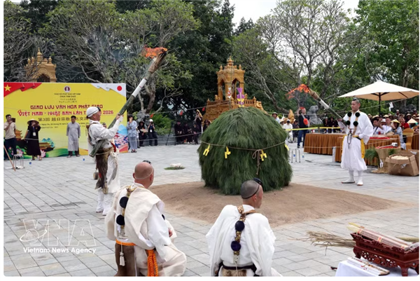 À Tam Chuc, les traditions bouddhiques vietnamiennes et japonaises à lhonneur