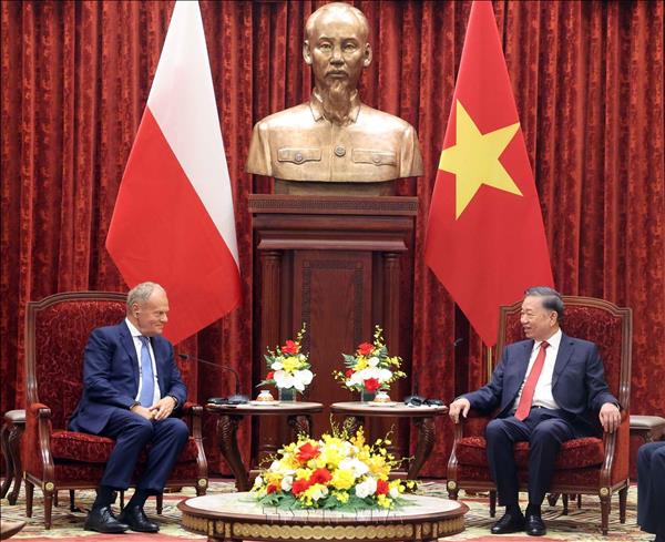 Vietnam treasures ties with Poland: Top leader