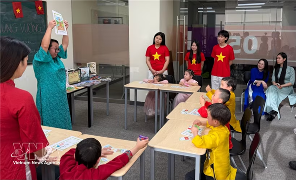 搭建越南语教学网络 助力海外越南人传承母语