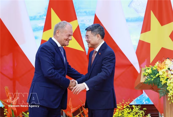 波兰共和国总理唐纳德·图斯克圆满结束对越南的正式访问
