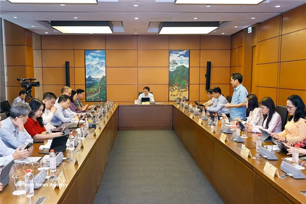 第十六届国会第二次会议：划定涉及国家安全重要工程保护区须兼顾人民群众的合法权益