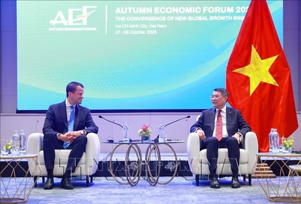 WEF ພ້ອມ​ທີ່​ຈະ​ສ້າງ​ກົນ​ໄກ​ຮ່ວມ​ມື​ຢ່າງ​ແໜ້ນ​ແຟ້ນ​ຢູ່​ລະ​ດັບ​ສູງ​ສຸດ​ກັບ ຫວຽດ​ນາ