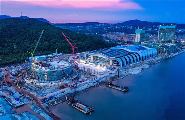 Trung tâm Hội nghị và Triển lãm APEC đã hoàn thành 98% kết cấu