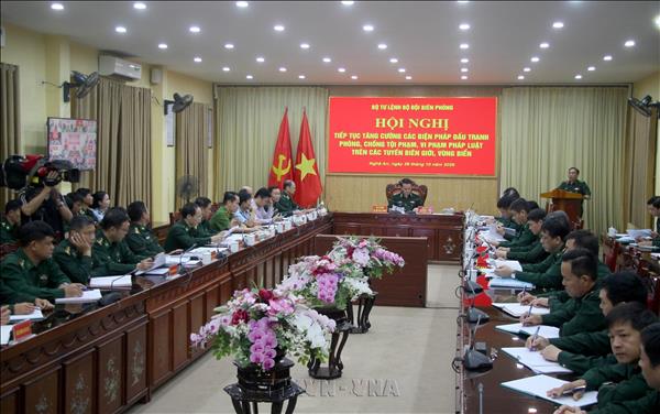 Đồng loạt ra quân tăng cường đấu tranh với tội phạm trên các tuyến biên giới, vùng biển