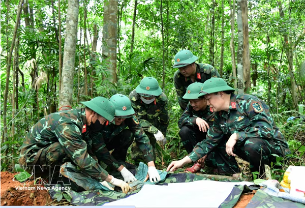Campagne des 500 jours et nuits : localiser les sépultures collectives de soldats tombés au combat