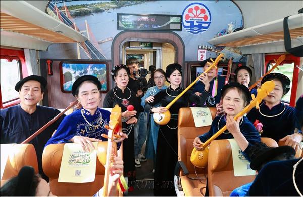Khai trương Chuyến tàu Di sản Hà Nội - Thái Nguyên