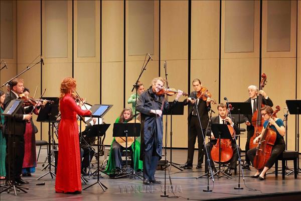 Royal Opera of Versailles opens Hanoi run with Four Seasons With Love concert