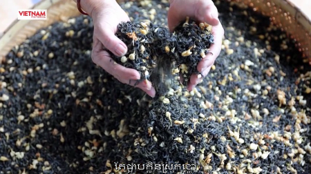 តែផ្អាបក្លិនស្រុកប្លៅ