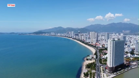  ទីក្រុងឆ្នេរសមុទ្រ ញ៉ាត្រាង (Nha Trang)