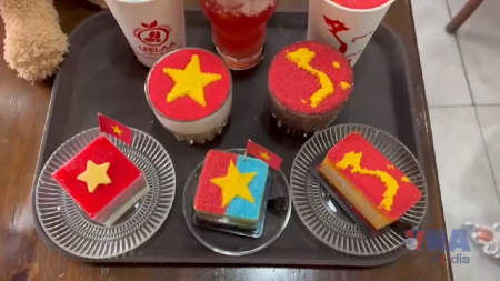 Flag-themed cakes stir national pride