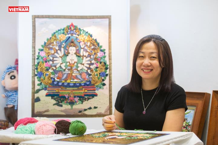 Họa sĩ Hồng Vân đưa len bước vào thế giới hội họa