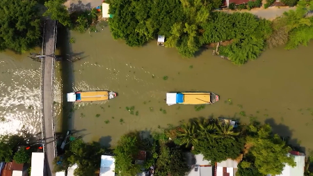 Vietnams trade turnover tops 900 billion US dollars for first time