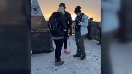 Le toit du Vietnam sous la glace